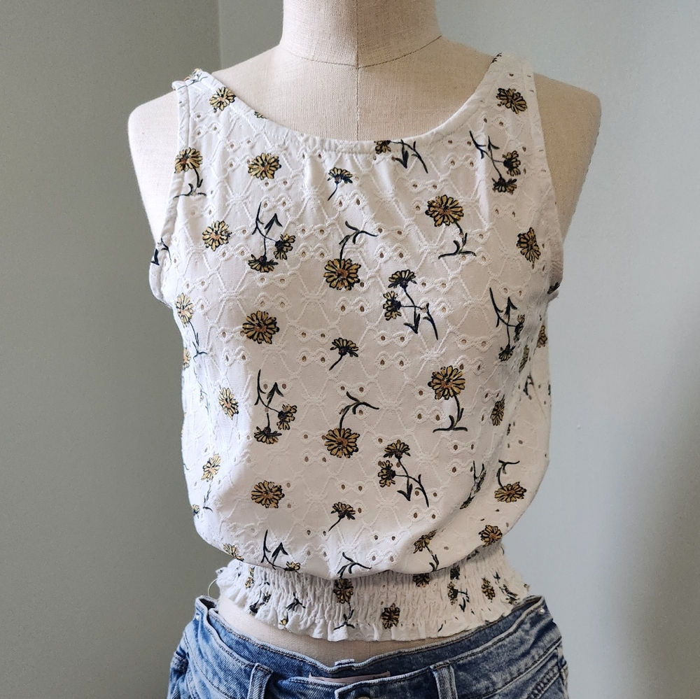 Floral Lace Sleeveless Top